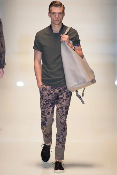 Look 7